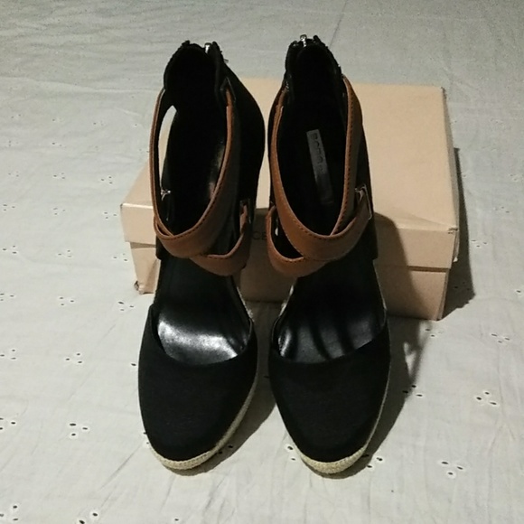 BCBGENERATION wedged heel shoes - Picture 3 of 8